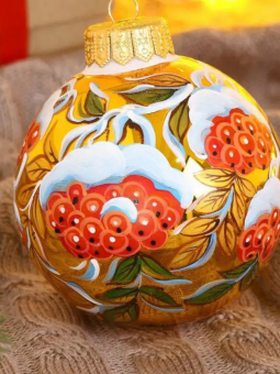Стеклянный елочный шар с ручной росписью Ферма Радости "Рябина по кругу" 10 см, подвеска, в подарочной коробке